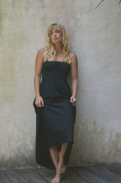 Classic Shirred Midi Dress Black