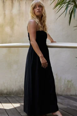 Classic Shirred Midi Dress Black